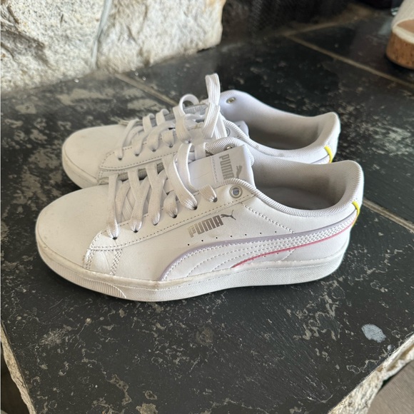 Puma Shoes - Lightly worn sneakers